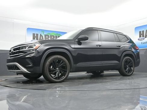 Used 2023 Volkswagen Atlas SE w/ Black Wheel Package FWD image 18