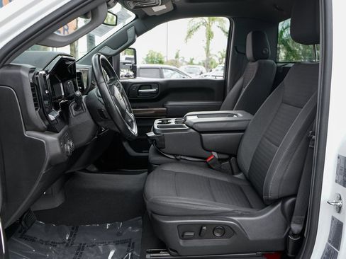 Used 2024 Chevrolet Silverado 3500 LT w/ Convenience Package image 16