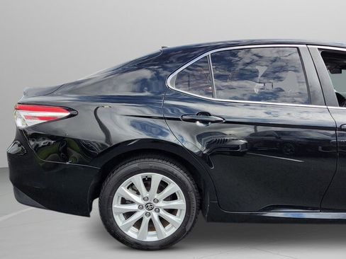 Used 2020 Toyota Camry LE image 37