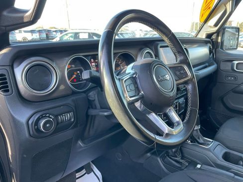 Used 2021 Jeep Wrangler Unlimited Sahara AWD/4WD image 9