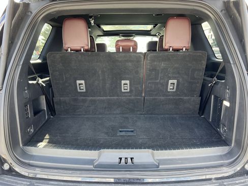 Used 2024 Ford Expedition Limited image 27