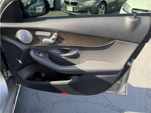 Used 2020 Mercedes-Benz C 300 Sedan w/ Premium Package image 29