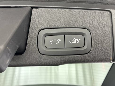 Used 2023 Volvo XC60 B5 Plus w/ Climate Package AWD/4WD image 8