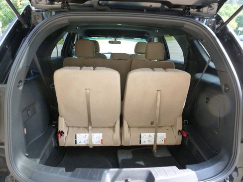 Used 2016 Ford Explorer XLT w/ Equipment Group 201A AWD/4WD image 14