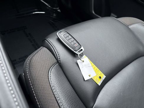 Used 2025 Nissan Pathfinder SL w/ SL Premium Package image 29