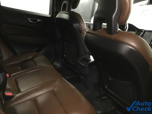 Used 2018 Volvo XC60 T5 Momentum w/ Vision Package AWD/4WD image 33