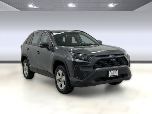 Used 2021 Toyota RAV4 LE AWD/4WD image 6