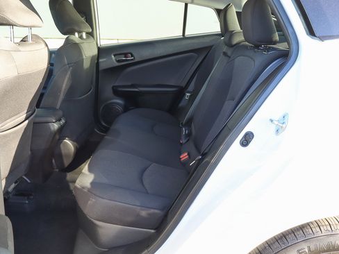 Used 2022 Toyota Prius LE image 8