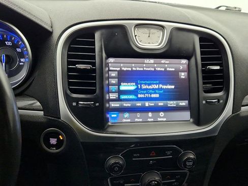 Used 2021 Chrysler 300 Touring w/ Chrome Appearance Package image 16