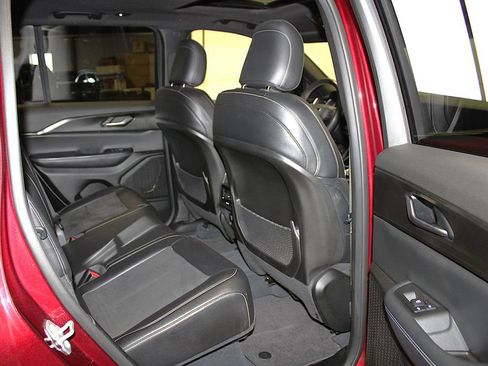 Certified 2023 Jeep Grand Cherokee Altitude AWD/4WD image 31