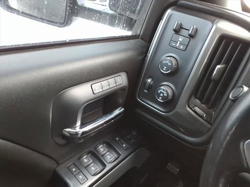 Used 2017 Chevrolet Silverado 2500 LTZ image 19
