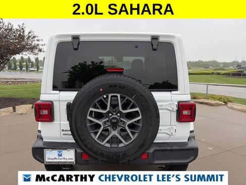 Used 2025 Jeep Wrangler Unlimited Sahara AWD/4WD image 12