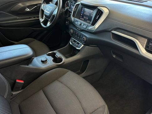 Used 2024 GMC Terrain SLE FWD image 15