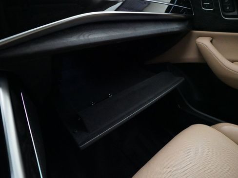 Used 2023 Audi Q8 Prestige image 34