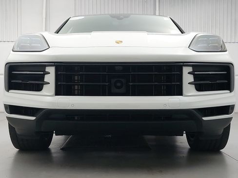 Certified 2024 Porsche Cayenne Coupe AWD/4WD image 10