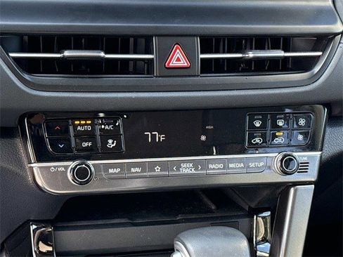 Used 2025 Kia Seltos EX w/ EX Sunroof Package image 22