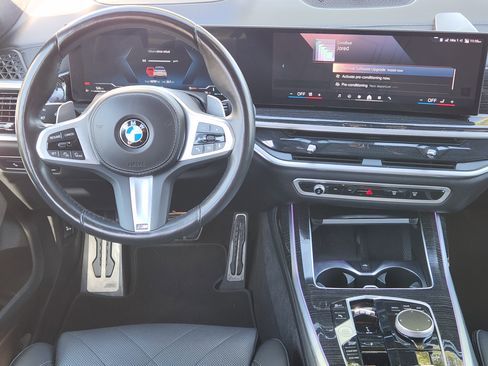 Used 2024 BMW X7 xDrive40i w/ M Sport Package image 27