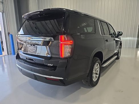 Used 2024 Chevrolet Suburban LT image 8