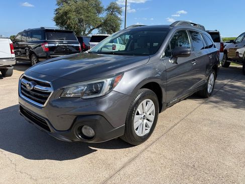 Used 2019 Subaru Outback 2.5i Premium image 3