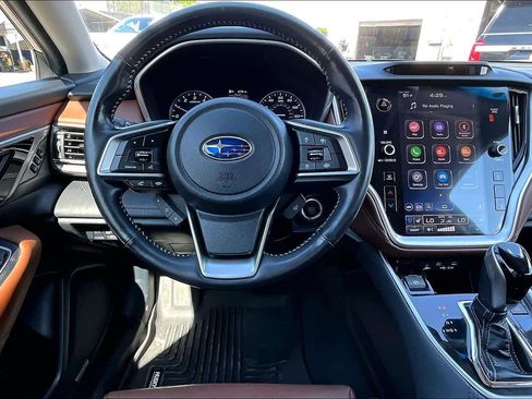 Used 2020 Subaru Outback Touring AWD/4WD image 8