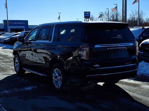 Used 2023 Chevrolet Suburban Premier image 7