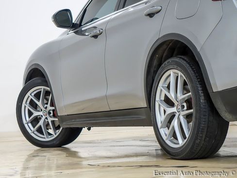 Used 2018 Alfa Romeo Stelvio AWD image 11