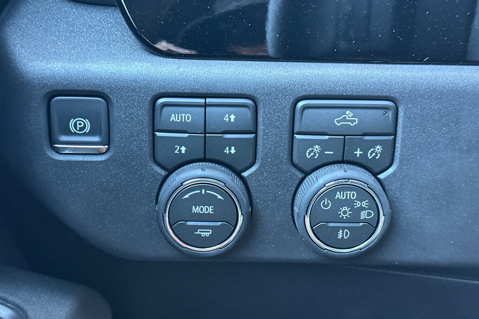 New 2026 Chevrolet Silverado 1500 RST w/ Dark Appearance Package AWD/4WD image 28
