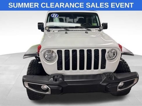 Used 2023 Jeep Gladiator Sport AWD/4WD image 2