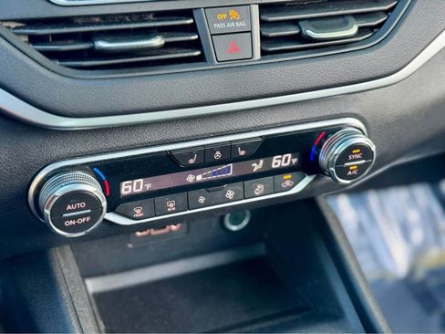 Used 2019 Nissan Altima 2.5 SV image 16