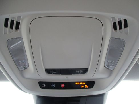 Used 2025 Buick Envision Sport Touring image 28