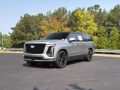 Used 2025 Cadillac Escalade ESV Sport Platinum w/ LPO, ONYX Package AWD/4WD image 62