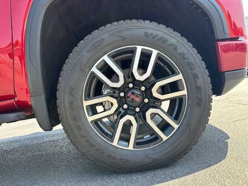 Used 2023 GMC Sierra 1500 AT4 w/ AT4 Premium Package AWD/4WD image 13