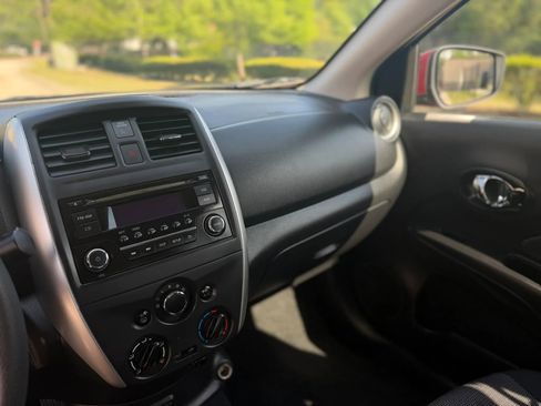 Used 2018 Nissan Versa SV image 19