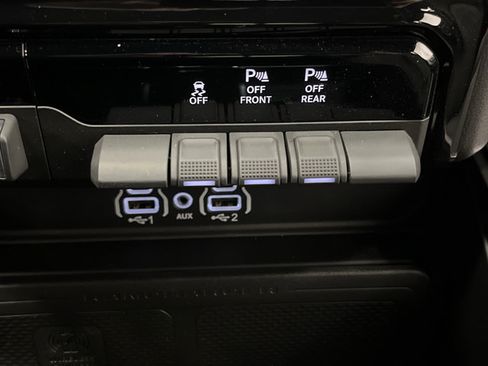 Used 2025 RAM 1500 Lone Star AWD/4WD image 23