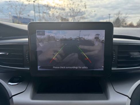 Used 2022 Ford Explorer XLT w/ Equipment Group 202A image 23