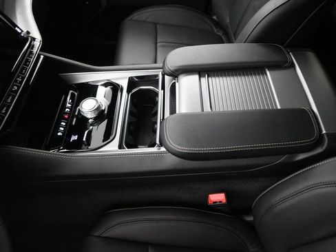 New 2026 Jeep Grand Wagoneer 4WD image 9