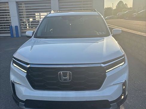 Used 2023 Honda Pilot Elite image 1