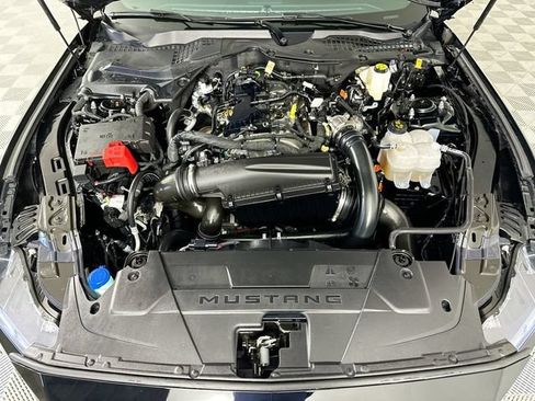 Used 2025 Ford Mustang Coupe RWD image 27