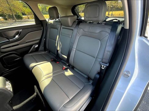 New 2026 Lincoln Corsair Premiere image 10