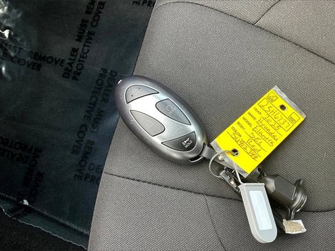 Used 2025 Hyundai Elantra SEL image 11