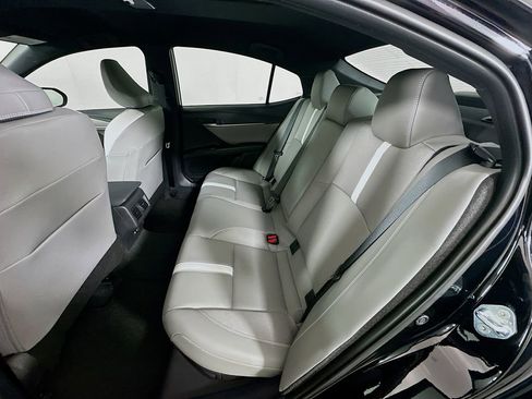 Certified 2025 Toyota Camry SE image 24