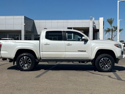 Used 2021 Toyota Tacoma TRD Sport w/ Technology Package AWD/4WD image 3