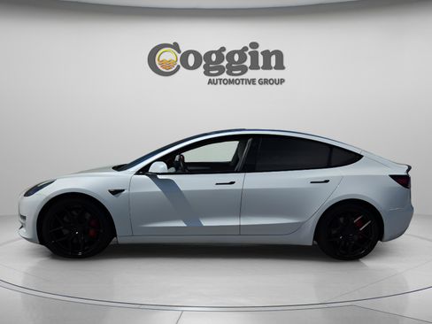 Used 2021 Tesla Model 3 Performance image 2