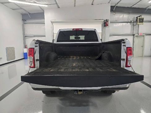 Used 2024 RAM 2500 Tradesman w/ Chrome Appearance Group AWD/4WD image 7