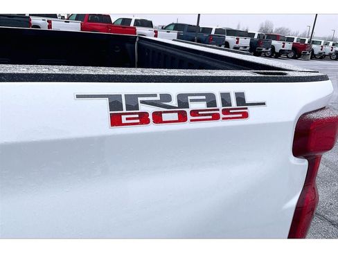 Used 2025 Chevrolet Silverado 1500 LT Trail Boss w/ LT Trail Boss Premium Package image 9