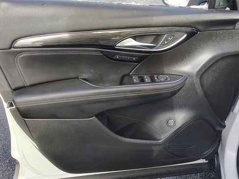 Used 2023 Buick Envision Essence image 8