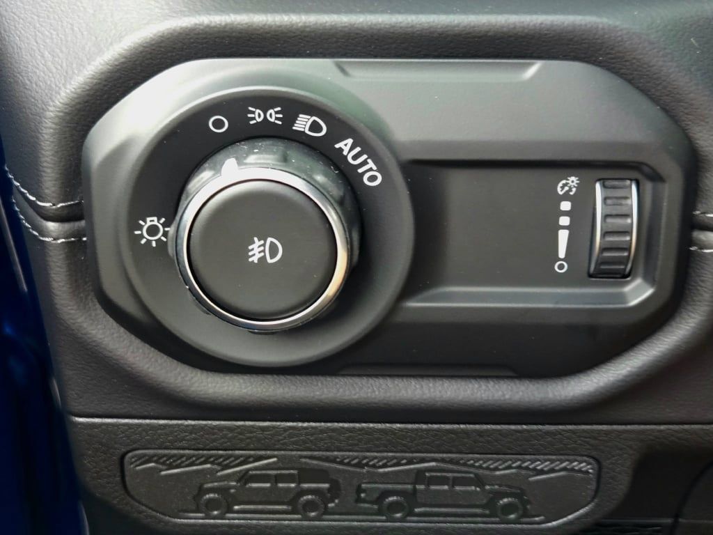 New 2026 Jeep Wrangler Unlimited Sahara AWD/4WD image 37