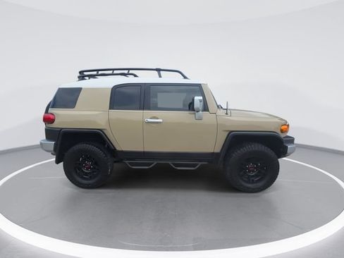 Used 2014 Toyota FJ Cruiser 4WD w/ Upgrade Package image 9