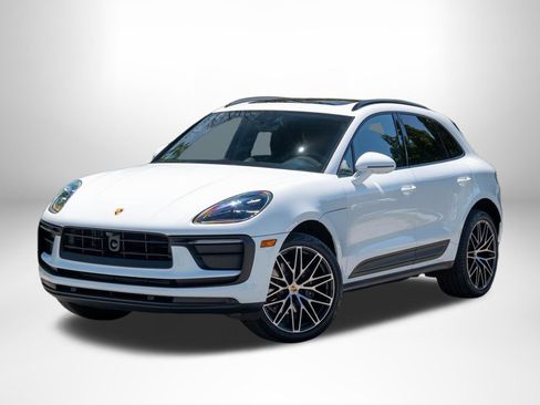 Certified 2026 Porsche Macan AWD/4WD image 1
