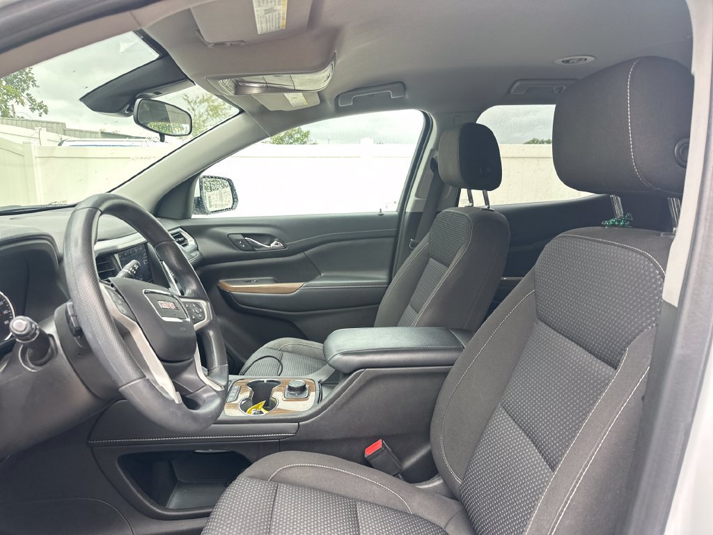 Used 2023 GMC Acadia SLE FWD image 10